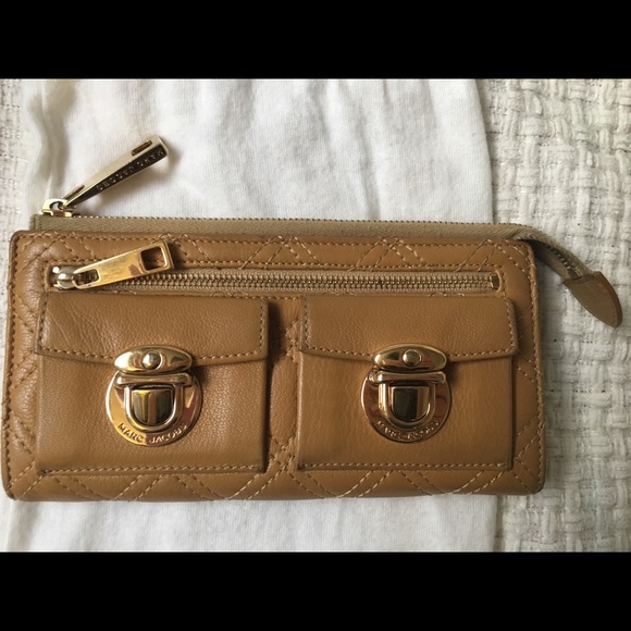 Authentic Marc Jacobs Quilted Wallet - Picture 2 of 7